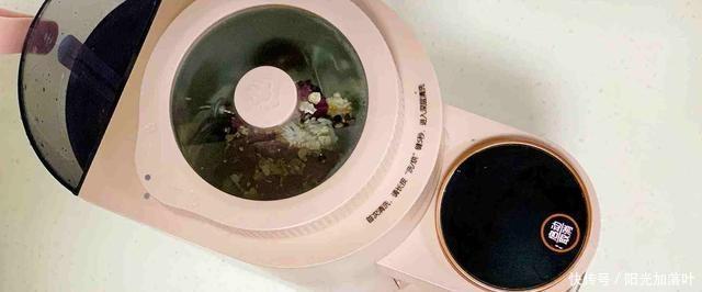 妈妈|我妈妈坚持每周喝“它”,现在她50岁了,没有大肚腩