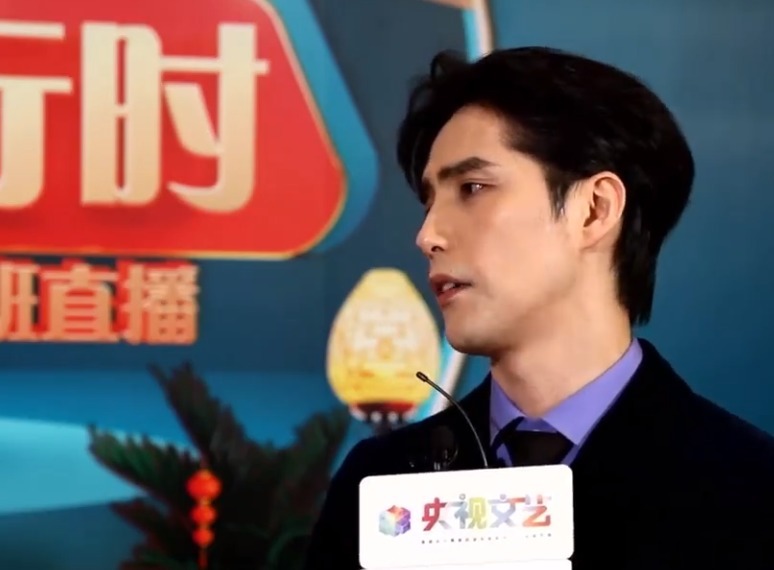 央视元宵晚会:康辉李梓萌主持,孙涛演小品,孙楠合作容祖儿