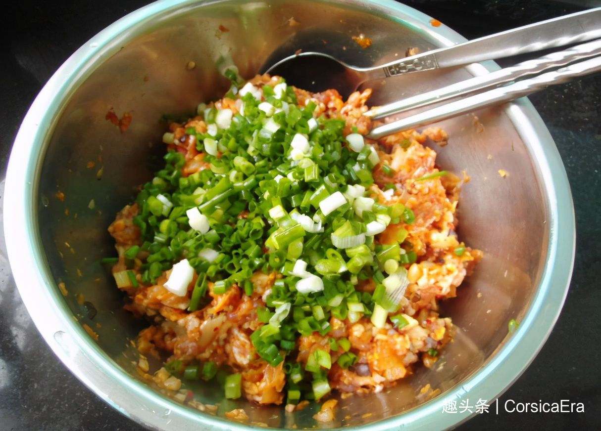 调肉馅，记住两放两不放，肉馅调好又嫩又香，包饺子好吃极了