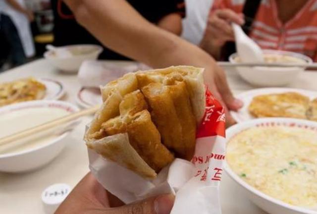 剩饭菜|五种早餐吃了不如不吃,许多爸妈还在给孩子准备,家长们要留心