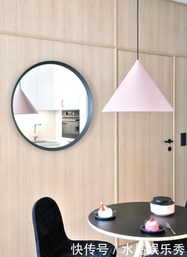 玄关|大龄姑娘买下33㎡小宅,全屋极简装修,卧室抬高45㎝,好舒适