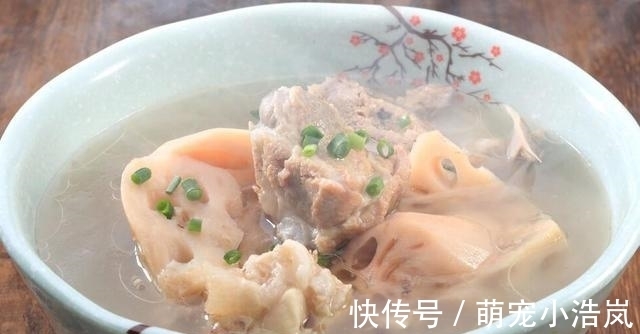 炖莲藕，为何总是炖不烂？教你一招，炖出来的莲藕香甜又软糯