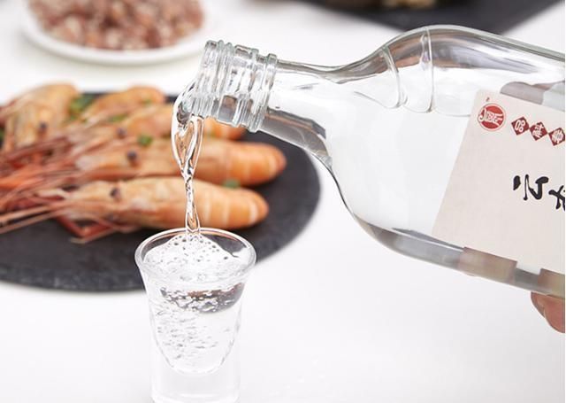 酒店|烟酒店少有的尴尬酒，建议多囤几箱，价不到茅台1%，却是纯粮酒