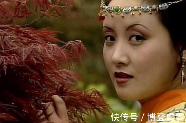 贾府|凤姐平日盛气凌人,为何却对贾府老仆毕恭毕敬?不止是会做人