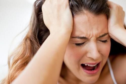 下垂|女人开始衰老时，脸上有哪些变化？少吃3类食物，或可延缓衰老