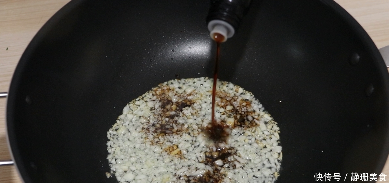 简单|1把金针菇,2张豆腐皮,一卷一烧,简单又美味,吃不腻