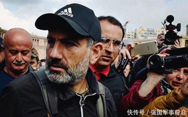 专家|亚美尼亚总理夫人儿子照片曝光!看完让人愤怒,专家:军心将大乱