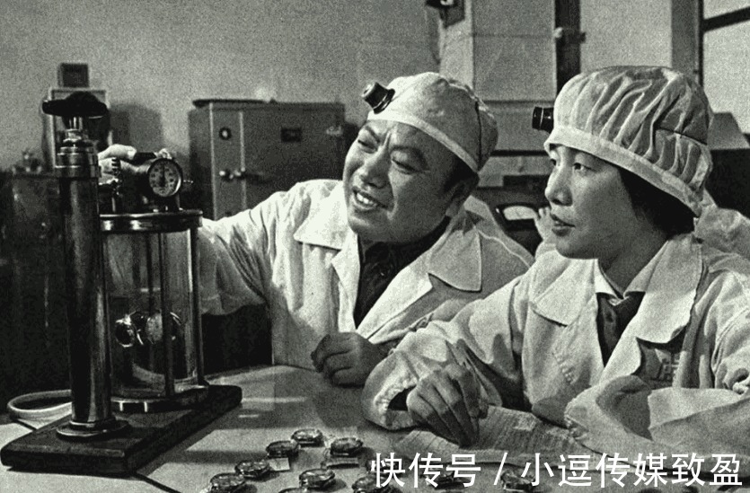 上海手表厂|70年代的老照片三转一响时代的上海手表厂