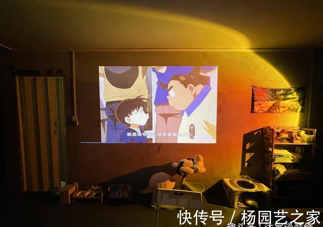 工业风|没钱装修，直接住进毛坯房里，这对夫妻的“原始生活”却意外走红