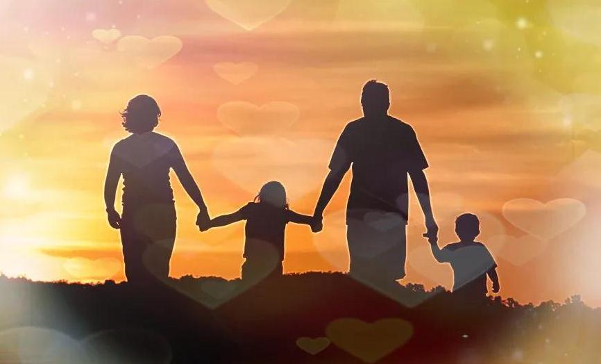 下联@上联是：“想孙子，盼孙子，有了孙子变孙子”，下联感动无数人