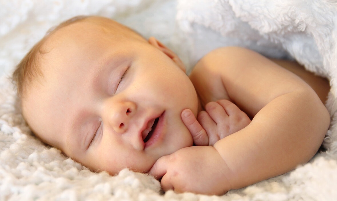 宝妈|头脑发育差的宝宝,会有这4个表现,中了一个,父母就要紧张起来