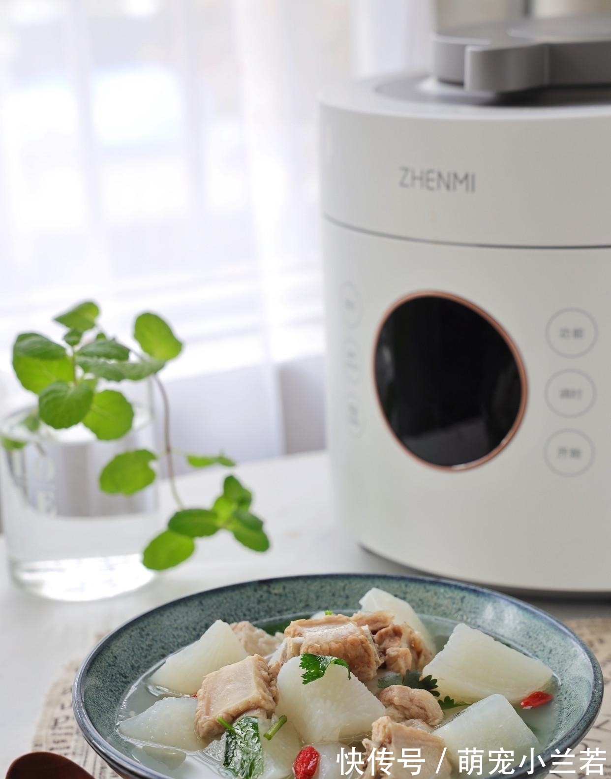 入冬以后,一定要喝的萝卜汤,清香美味,营养又便宜,百吃不腻