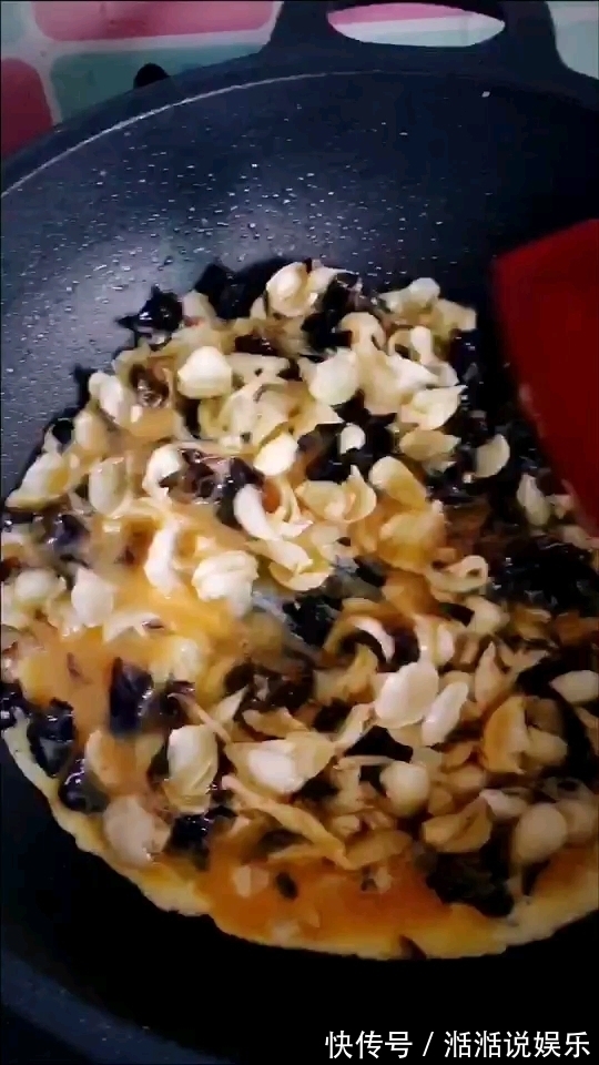 润肺止咳别只炖梨了,教你做个懒人小吃,肺润了,不咳了!