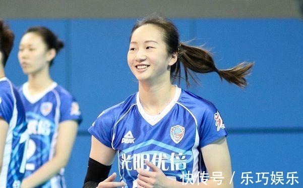 上海女排|女排新星晒出近照!右肩插满银针让人心疼,新赛季恐无球可打