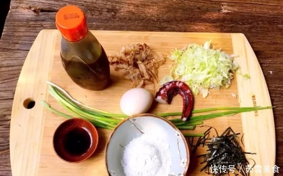 吃多了山珍海味,来尝尝大叔做的章鱼小丸子,外酥里嫩,家人喜欢