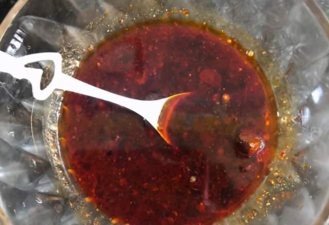 做凉拌鸡丝,开水下锅还是冷水下锅?记住3点,鸡肉鲜嫩滑不柴