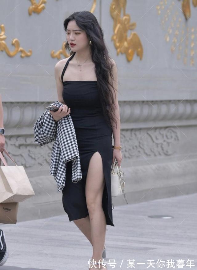 露肩 时尚界搭配无极限,吊带露肩都巧妙,找到属于你的美