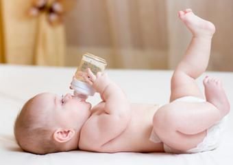 口水|宝宝乳牙萌出之后口水疹出现的几率会增高不少 家长们可要注意