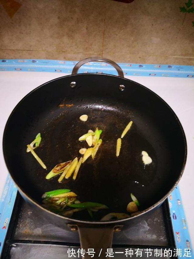 十三香|失眠最怕这汤,睡前喝一碗,想睡不着都难,一觉睡到自然醒