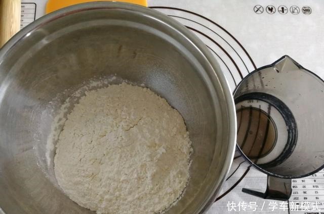 3分钟学会炸油条无明矾无地沟油,自制简单也卫生