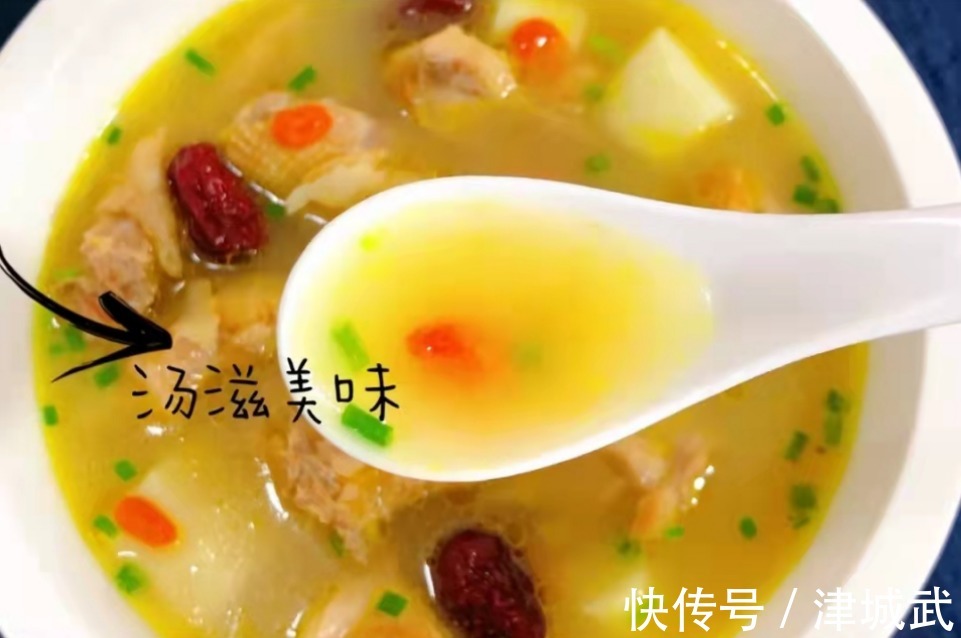 鸡汤|秋冬进补,多给家人喝这款汤,补血益气,营养极高,女性要多喝