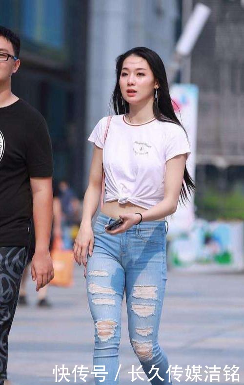 美丽|性感美女,穿着破烂的牛仔裤,美丽而迷人