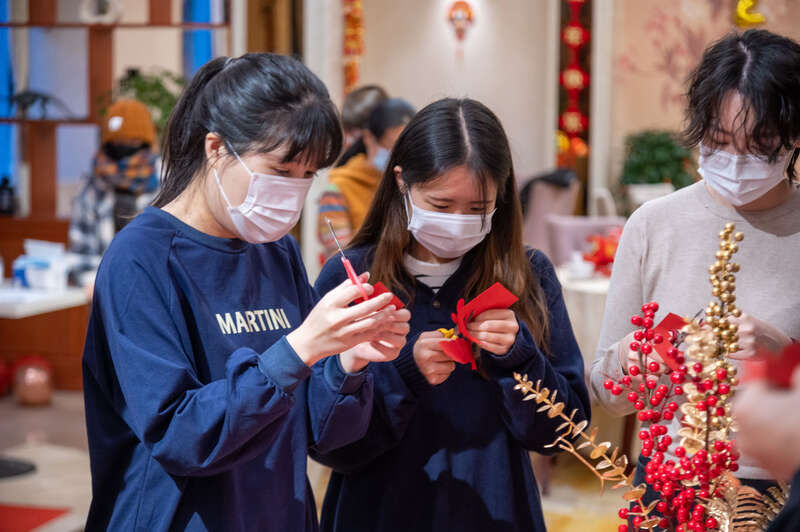 宁波诺丁汉大学|宁波两高校组织留校中外师生感受中国年味