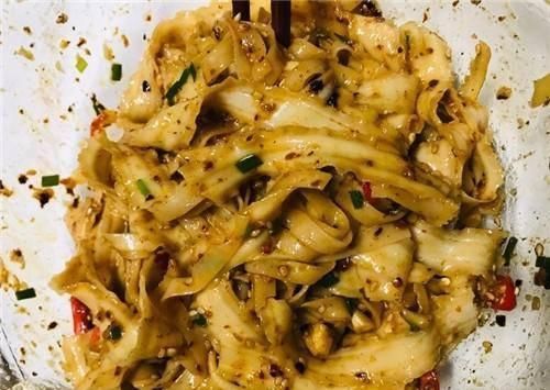 早上不吃包子,一碗面下肚,开胃又解腻,还暖身子,不揉面不醒面