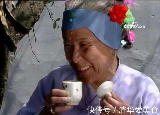 王夫人&面对贫困的刘姥姥,王夫人豪掷100两,贾母为何只送几件旧衣裳?