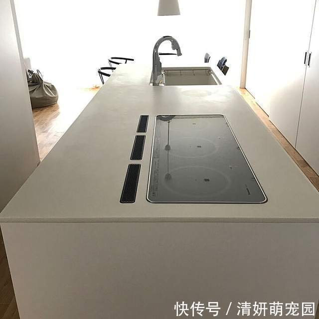 厨房|这对夫妻真有远见,厨房不装吊柜,储物空间翻倍,美观实用还不乱