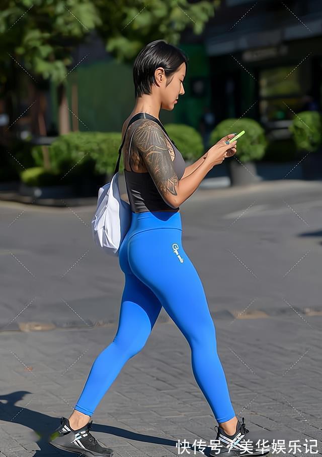 运动风 穿瑜伽裤的时候,一定要选对上衣和鞋子,不然是不会好看的