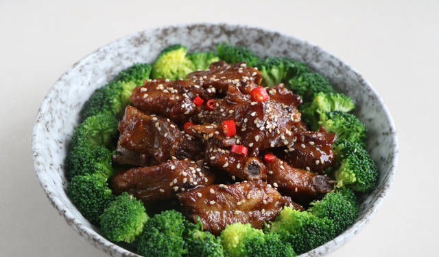 除夕待客,这道硬菜少不了,好吃上档次,上桌几分钟被抢光