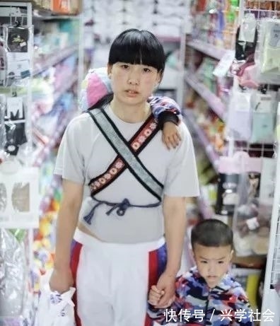 女儿|“最抠”妈妈,把免费婴儿尿裤当卫生巾用,背后故事让人流泪……