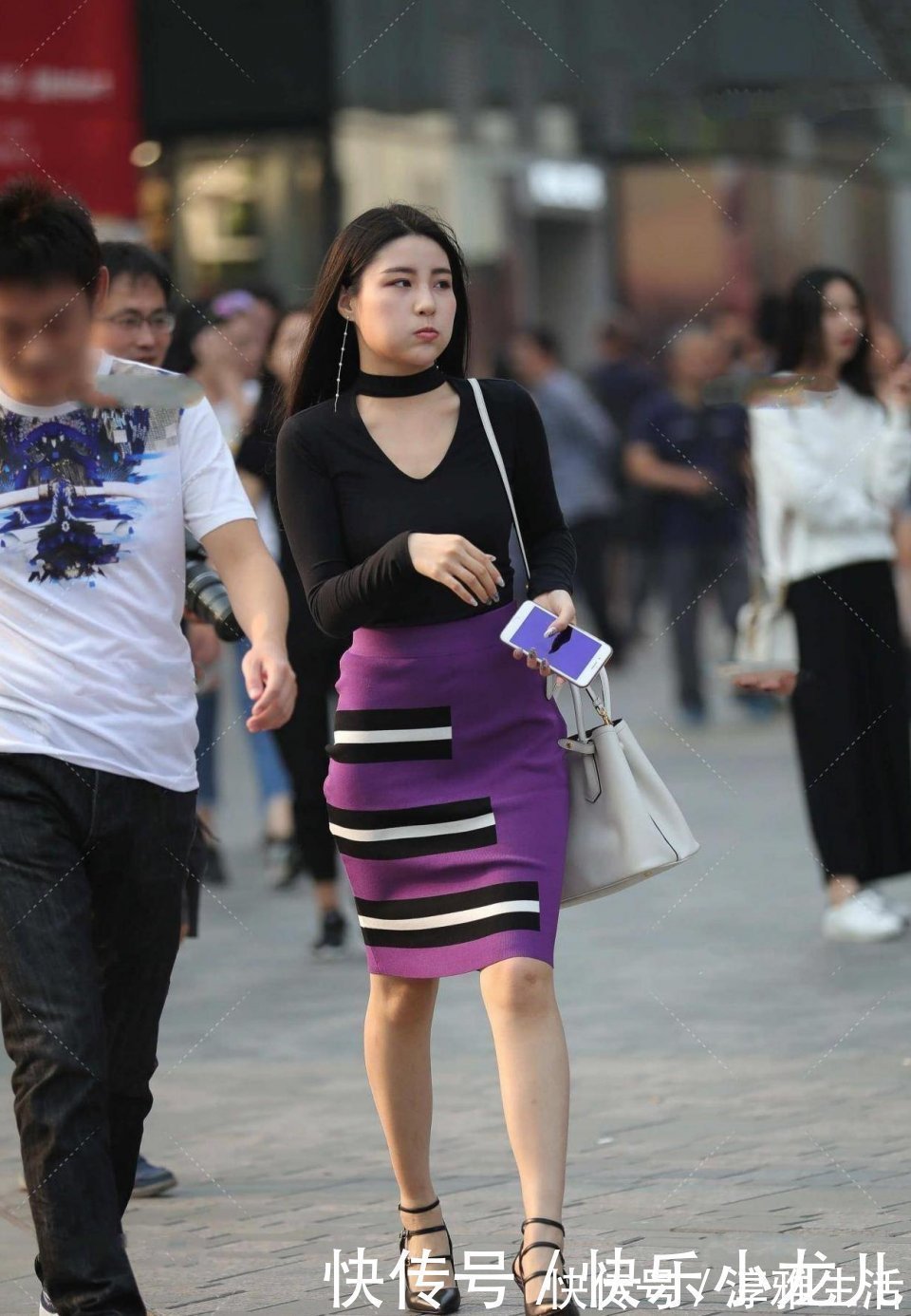 条纹|看完这个姐姐你会知道什么叫微胖才是极品，又活泼又职场风十足