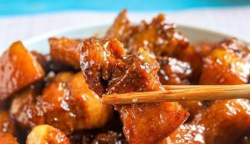 红烧肉|做红烧肉，这2种调味料一定不要放，否则肉柴还不香