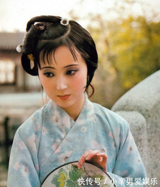 戏服&87版红楼梦里林黛玉有44套精美戏服，最美就是这6套了！