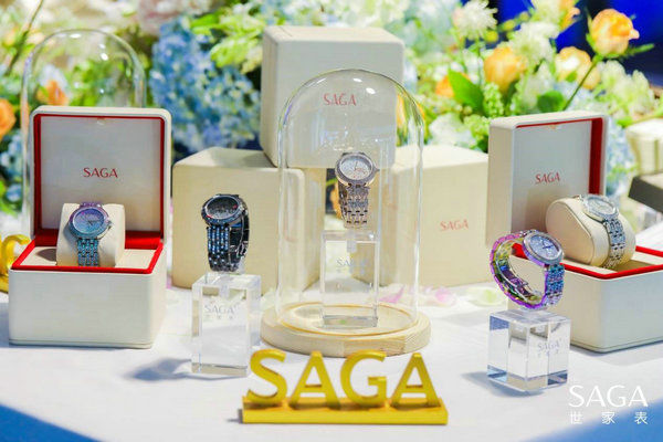 SAGA世家表璀璨发布 女王盛典之夜闪耀外滩