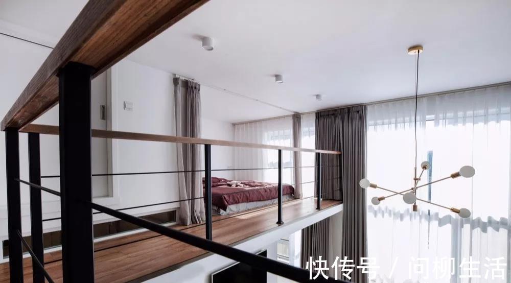 书房|朋友买下45㎡顶层阁楼,打造成带衣帽间书房休闲区的小复式,真香