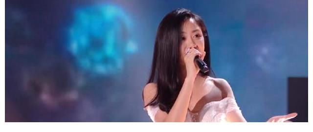 中国好声音收官，李克勤战队伍珂玥强势夺冠，为何亚军备受争议