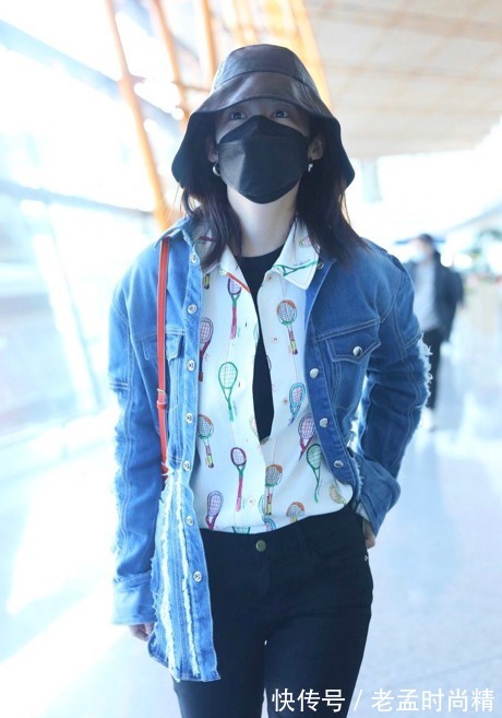 牛仔裙 牛仔单品怎么搭?搭对了大方减龄