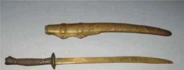 阻挠|老人为儿子的病发愁,愿意出售“家传宝”,却遭到专家的阻挠