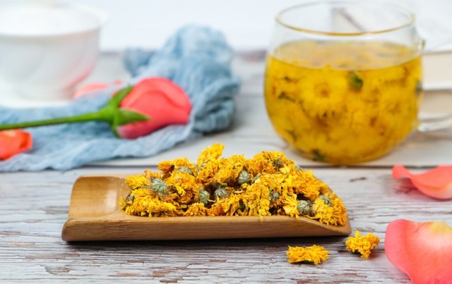 患者|高血压患者不能吃大蒜，医生提醒，除大蒜外，还要少碰2种食物