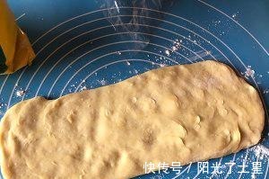 炸油条时,配方和比例告诉你,金黄酥脆又蓬松!