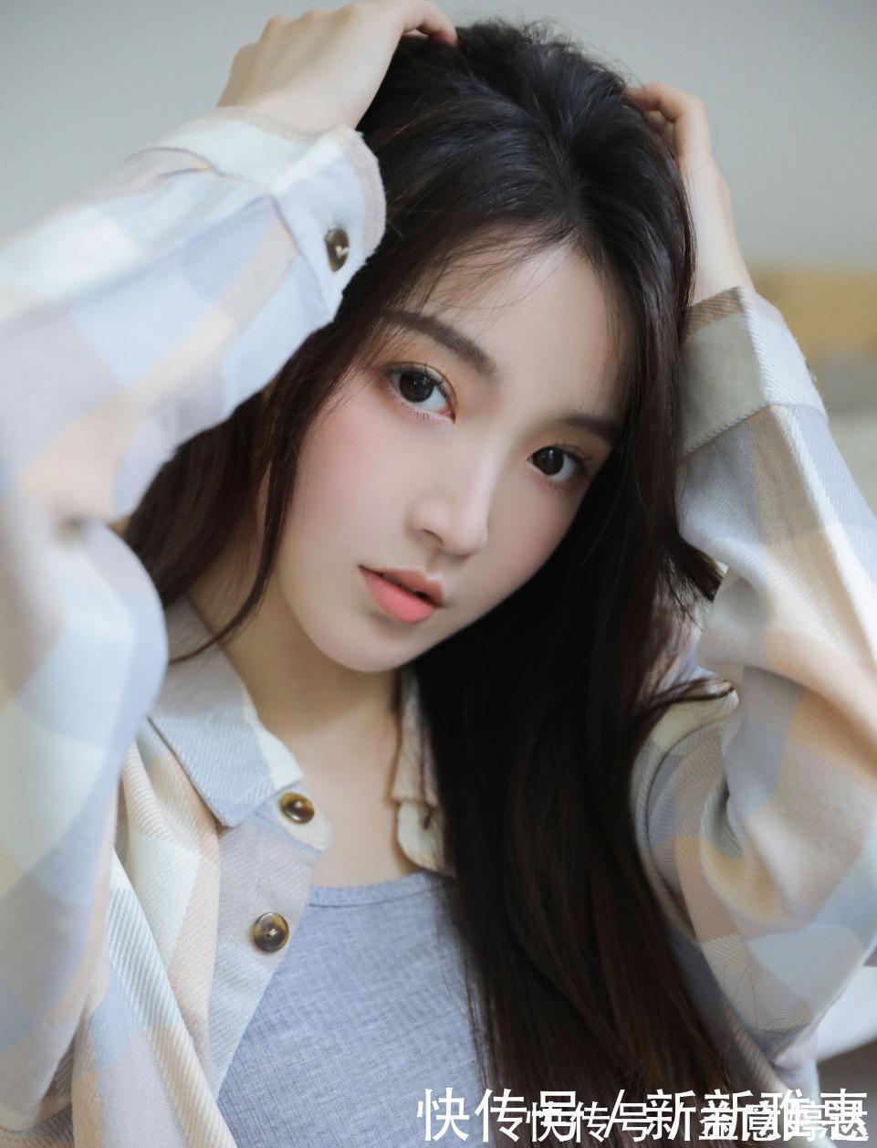 性感|花季少女告诉你什么是清纯的性感，吊带背心牛仔裤穿出不一样的美