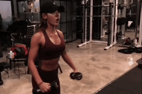 腹部|90后韩国美女，拥有超高颜值双腿修长，大方展示蜜桃臀曲线身材