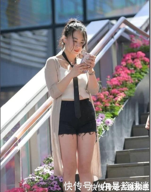 牛仔裤 牛仔裤风格千千万,穿着它去见喜欢的人吧,魅力绽放的简单技巧