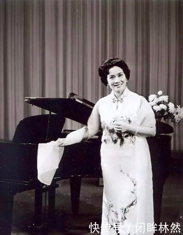 一生演唱800多首歌,丈夫去世12年,她不舍下葬将骨灰摆放在卧室