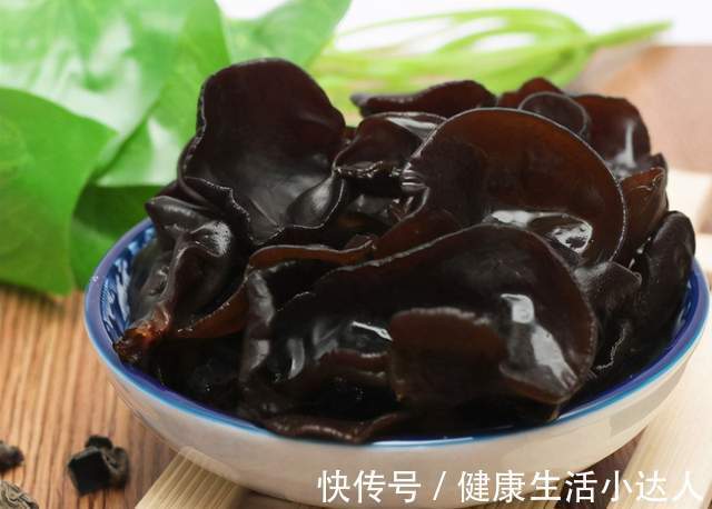 黑木耳|烟毒有多毒?常吸烟的人,坚持做好三点,排出烟毒,肺干净