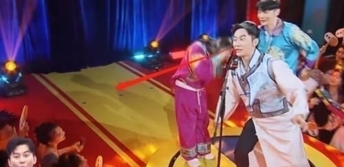 范冰冰闪现《跑男》,李晨的反应毫不避嫌,节目组的做法太暖心