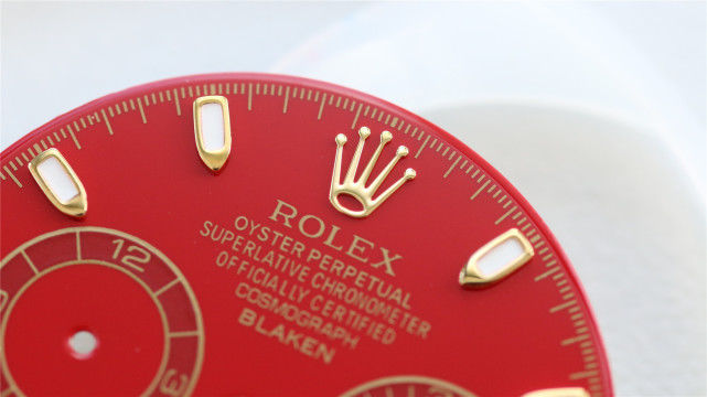 大c论表：劳力士迪通拿改装中国红字面，圈口镶嵌莫桑钻